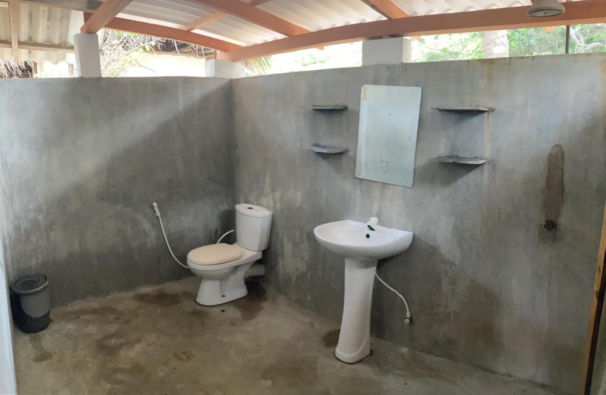 Upali Beach Surf Resort & Cafe Arugam Bay Luaran gambar