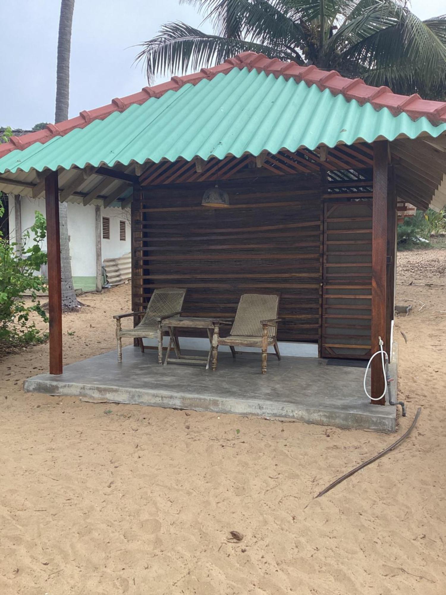 Upali Beach Surf Resort & Cafe Arugam Bay Luaran gambar